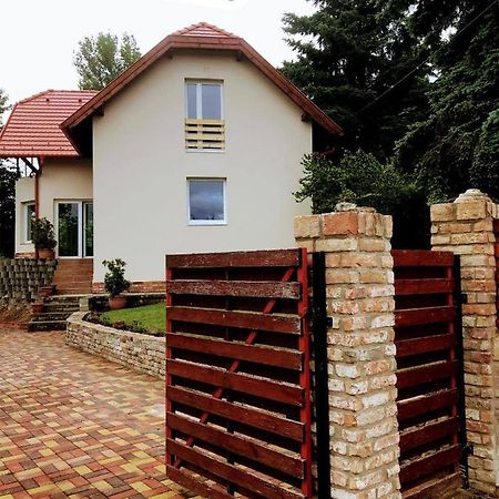 'New' Sunkissed Villa On The Old Hill Balatonalmádi Exterior photo